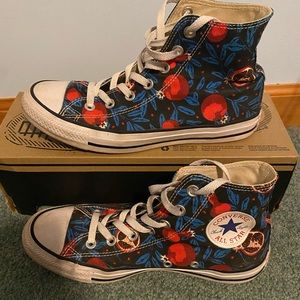 POMEGRANATE HIGHTOP CHUCK CONVERSE SIZE 8